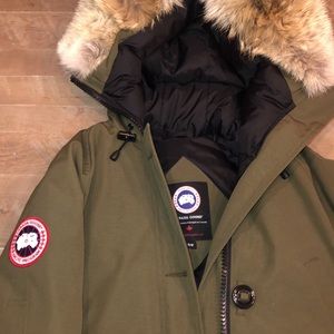 Canada Goose Jackets & Coats - canada goose jacket!! Canada Goose Jackets & Coats - canada goose jacket!!